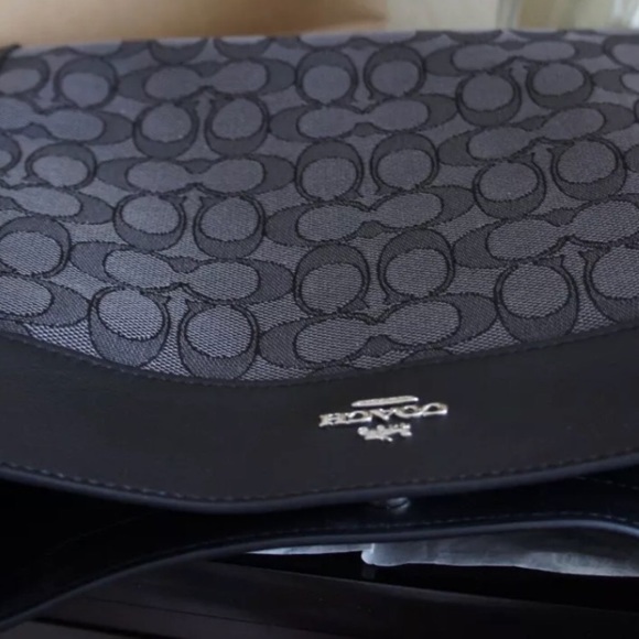 Authentic COACH leather Lexy Jacquard shoulder bag - Picture 6 of 8